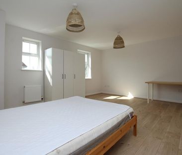 6 bedroom end of terrace house to rent - Photo 5