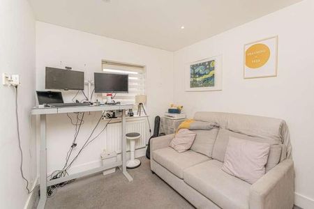 Oak Mount Lodge, London Road, Enfield, EN2 - Photo 2