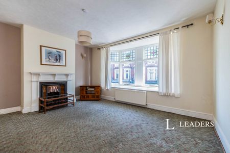 4 bedroom apartment to rent Queens Road, Bournemouth, Dorset, BH2 - Photo 2