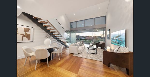 World class Harbourside Penthouse Living - Photo 1
