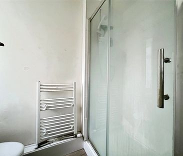 Vegal Crescent, Englefield Green, Egham, Surrey, TW20 0QA - Photo 5