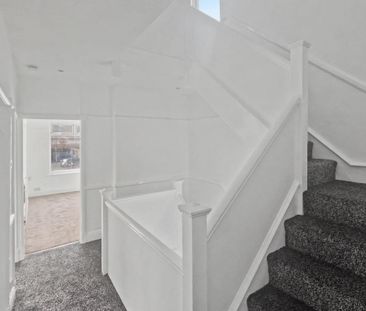 3 bedroom flat to rent - Photo 3