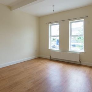 47a Church Place, Lurgan, BT66 6HD - Photo 2