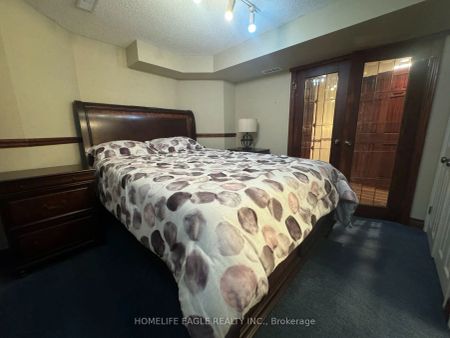 Detached Home For Lease | N9246977 - Photo 3
