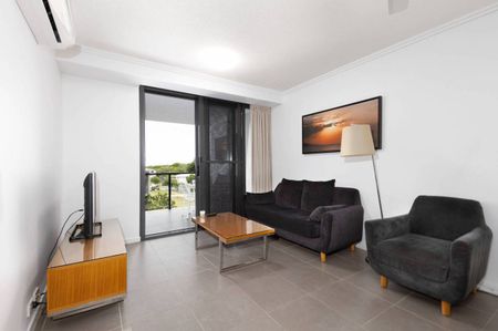 FULLY FURNISHED UNIT WITH OCEAN VIEWS - Photo 2