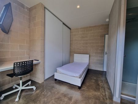 Room Accommodation- All Bills Included&ast; - Photo 3