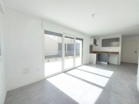 location Appartement T2 DE 42.89m² À LA ROCHELLE - Photo 1