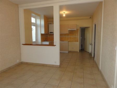 Location Appartement 3 pièces 57m² LE CREUSOT 71200 - Photo 2