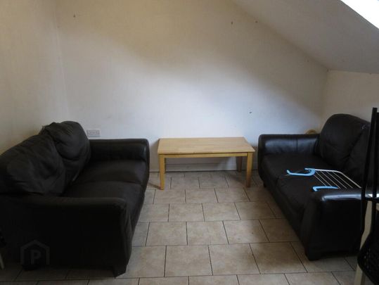 Upstairs Apartment, 16C Rugby Avenue, Queens Quarter, Belfast, BT7 1RG - Photo 1