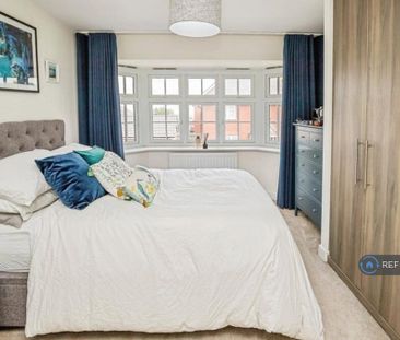 4 bedroom detached house to rent - Photo 6