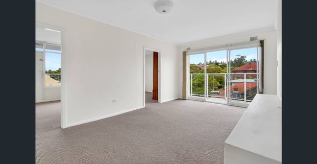 Lright and Airy - the Ultimate Beachside Abode - Photo 1