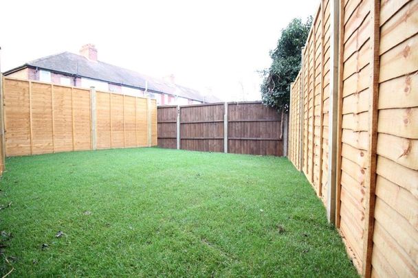 Regina Road, Southall - Photo 1