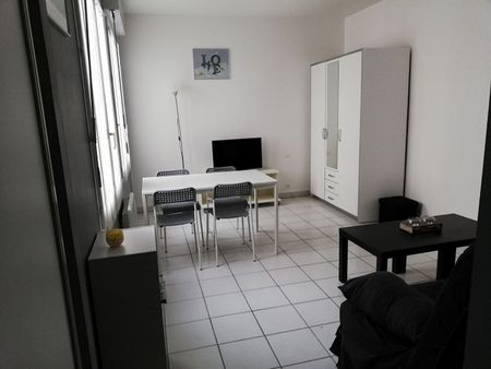 Appartement Niort Studio meublé 27 m2 - Photo 3