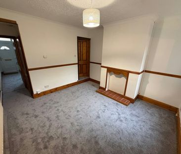 Terraced House to rent on - Photo 2