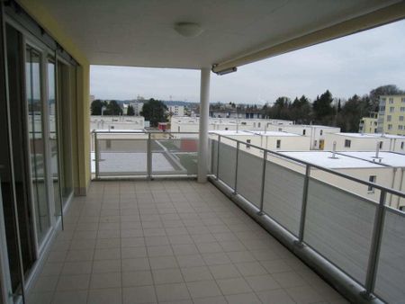 Moderner Ausbau - Grosszügige Räume - Photo 2