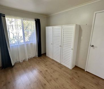 Established 3 Bedroom Family Home - Includes Garden/Lawn Maintenance - Photo 6