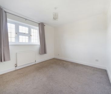 4 bedroom detached house to rent - Photo 3