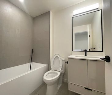 The Loop. Two Bedroom Plus Den/Three Full Bathrooms - Photo 6
