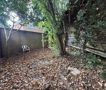 2 bedroom maisonette to rent Rutland Way, Southampton, Hampshire, SO18 - Photo 2