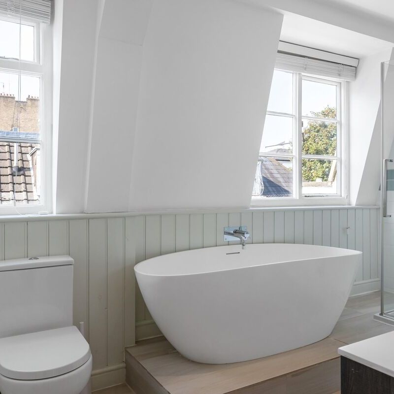 A four-bedroom house with a large roof terrace and two additional balconies, located in a quiet cul-de-sac in South Kensington SW7. - Photo 1