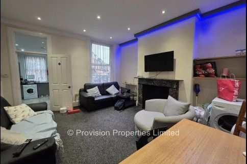 8 Bedroom House Brudenell Road - Photo 1