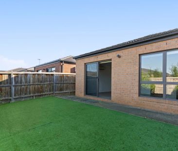 Modern Family Living in the Heart of Jubilee - Photo 2