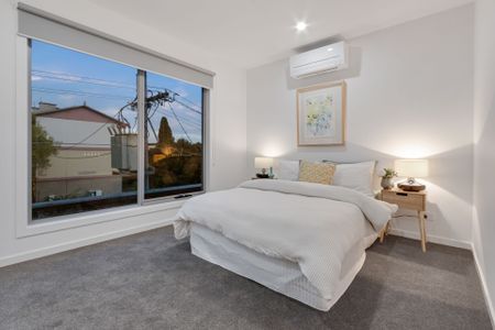 Impressive Presence And Enticing Spaces, Own Street Frontage - Photo 4