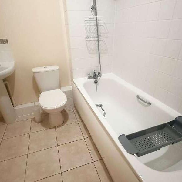 Aynscombe Angle, Orpington, Kent, BR6 - Photo 1