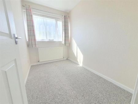 3 bedroom terraced house to rent - Photo 3