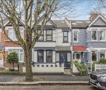 Room in a Shared House, Boscombe Road, SW19 - Photo 1