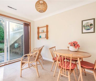 Abercorn Way, Woking, Surrey, GU21 3NT - Photo 6