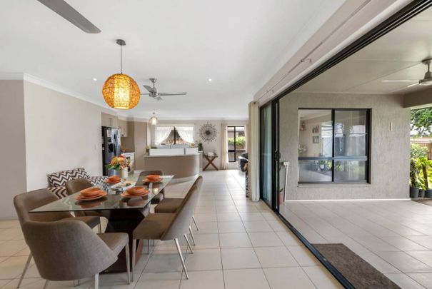 SENSATIONAL LIVING SPACE....SIZE & QUALITY - Photo 1