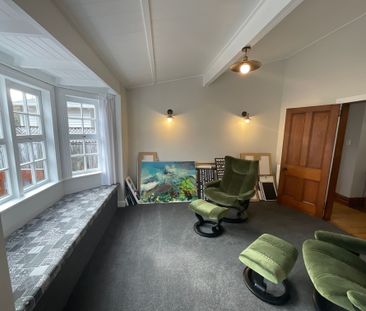 EXECUTIVE HOME CENTRALLY LOCATED - Photo 1