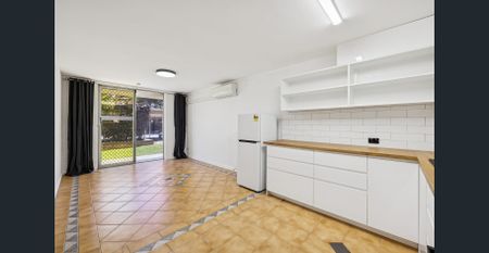 RENOVATED 1x1 IN WEMBLEY - Photo 2