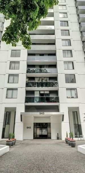 Governor’s Square - Photo 2