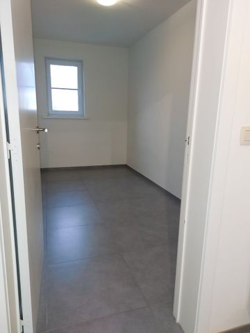 Lichtrijk appartement met uniek uitzicht in Ieper - Photo 5