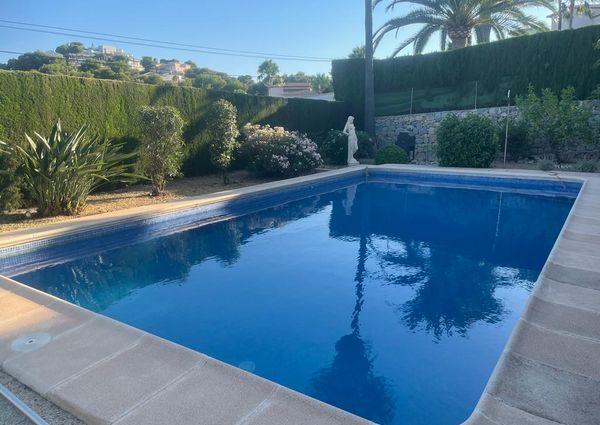 FOR RENT: SPACIOUS AND ELEGANT VILLA IN MORAIRA with 4 bedrooms for LONG TERM