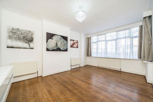 5 bedroom end of terrace house to rent - Photo 1