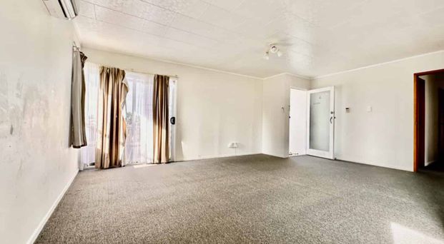 Neat and tidy home - Photo 1