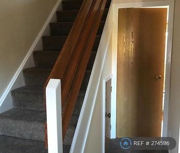 2 bedroom terraced house to rent - Photo 2