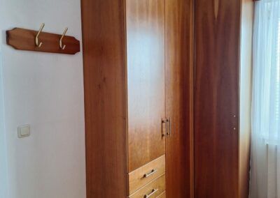 Möblierte, gepflegte 2 Zimmer Wohnung mit Balkon und Tiefgarage - Foto 2