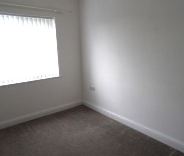 2 bedroom end of terrace house to rent - Photo 6