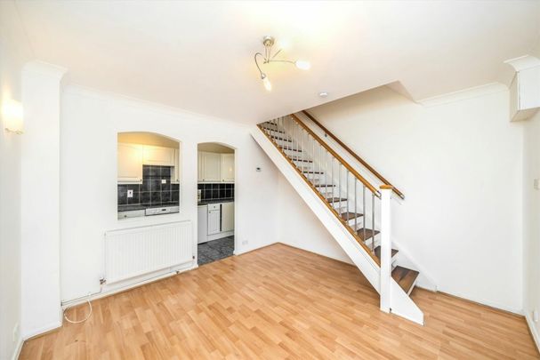 Joshua Street, E14, London - Photo 1