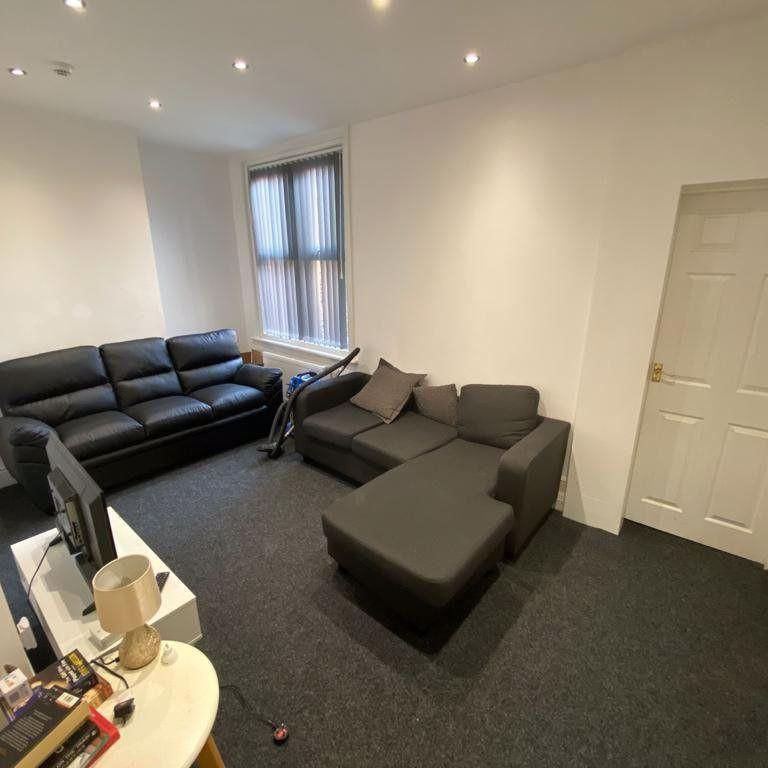 5 bedroom house to rent - Photo 1