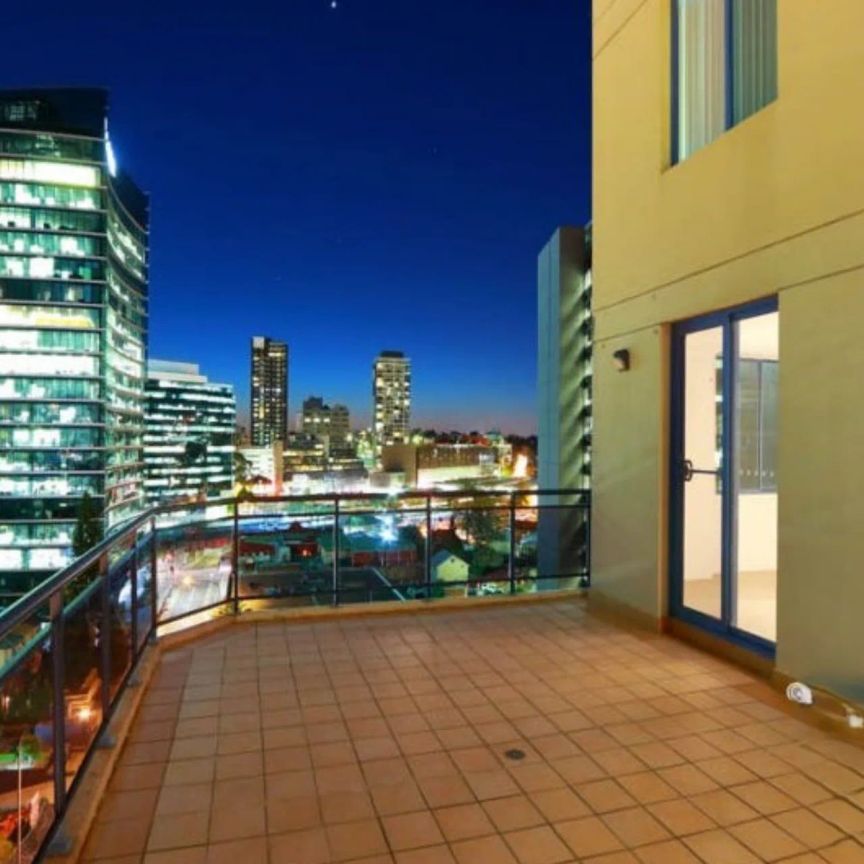 2 Bedroom Unit in Prime CBD Location - Photo 1