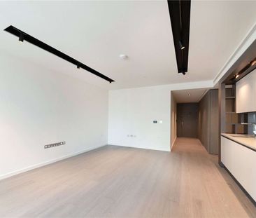 Beautifully presented 1 double bedroom apartment in the ever popular One Park Drive development. - Photo 1