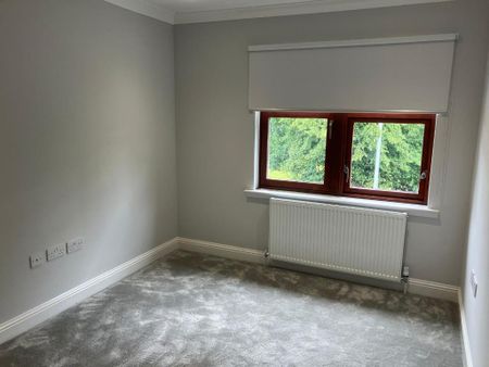 4 bedroom semi-detached house to rent - Photo 3