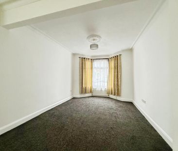 3 bedroom end of terrace house to rent - Photo 3