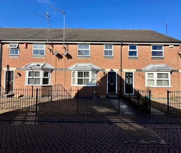 3 bedroom terraced house to rent - Photo 2