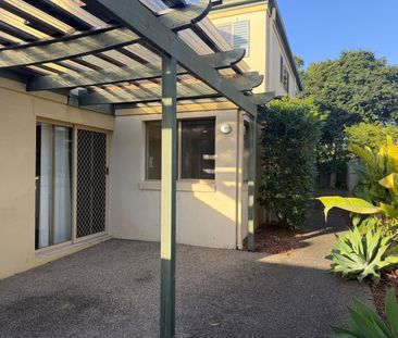 3 Bedroom, Air Conditioned Duplex with yard - Photo 2